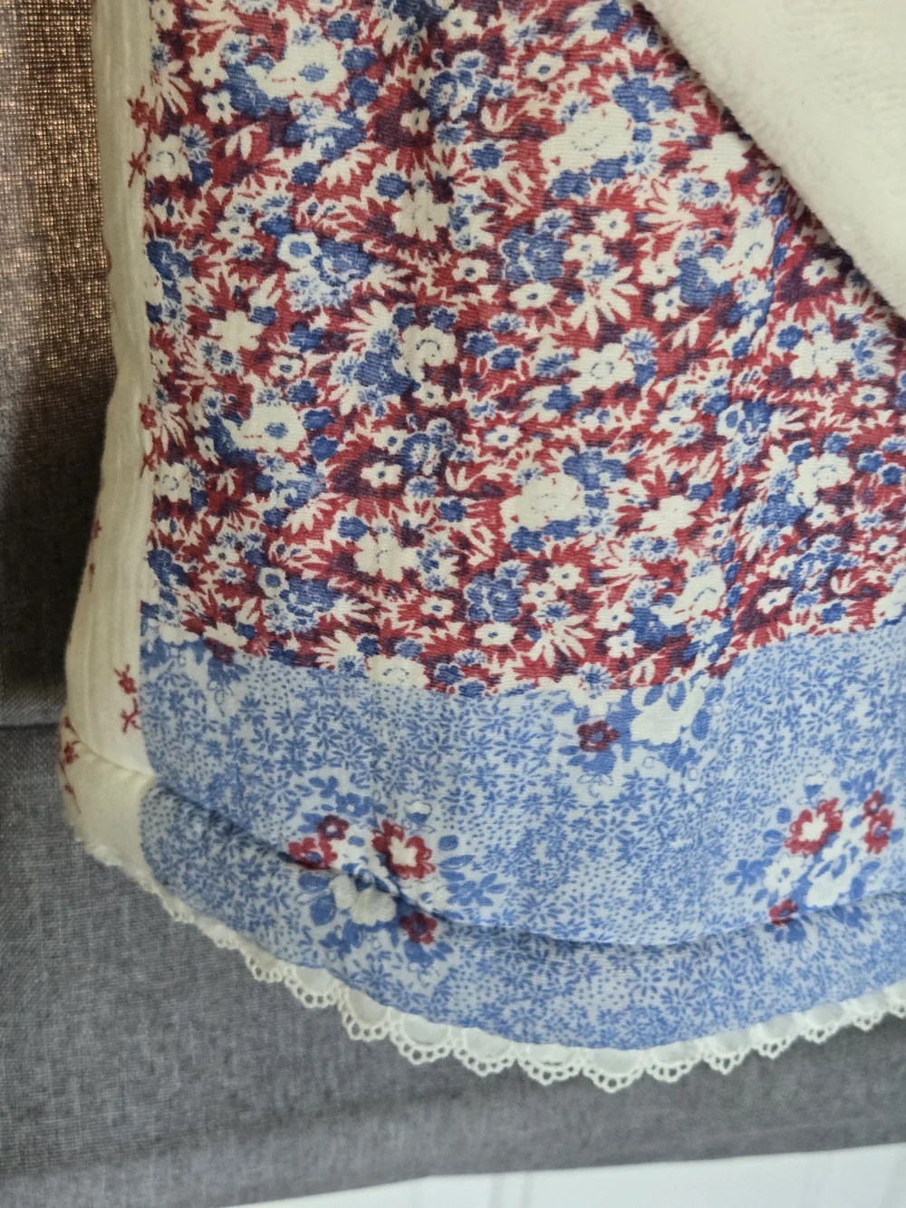 Rosalie's Garden Gauze throw blanket